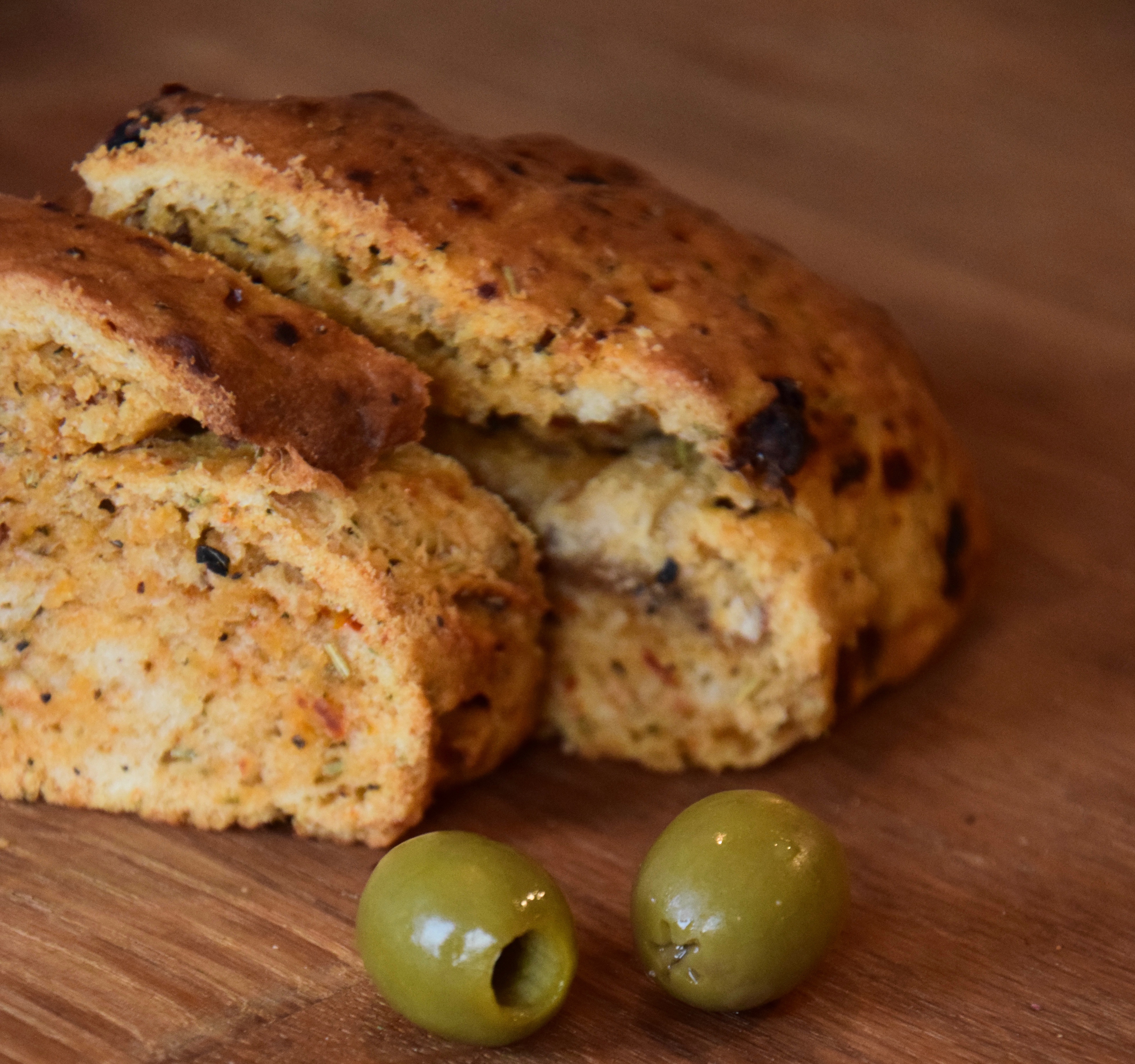 Baguette mit getrockneten Tomaten