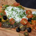 Burrata mit Tomaten und Oliven