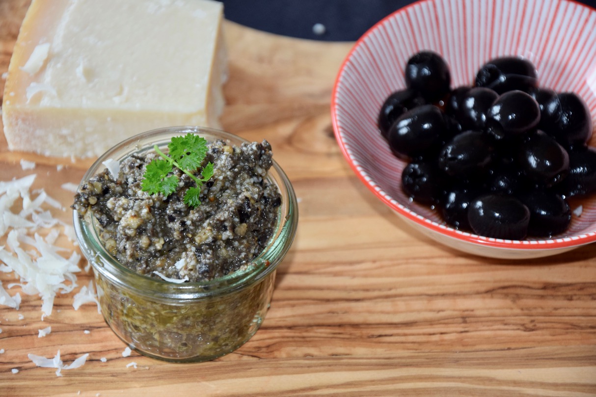 Pesto mit schwarzen Oliven - ThermiQueen